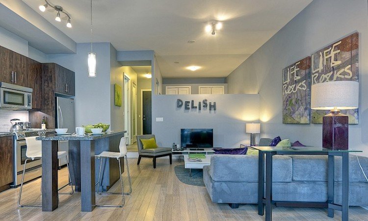 Vivid_Loft_Furnished_Rentals_Toronto