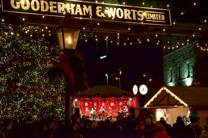 Urban_Vacation_Toronto_Christmas_Market